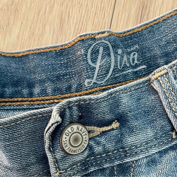 Old Navy Jean Shorts - Picture 4 of 4